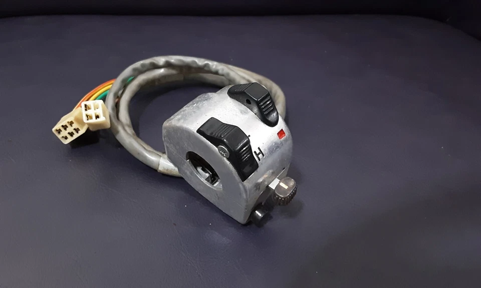 INTERRUPTOR DE MANIJA YAMAHA 125 YAS3 AS3 LS2 LH 307-83972-00 TAIWAN Foto 1 de 4