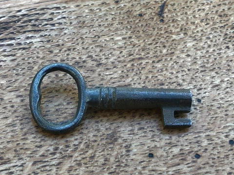 victorian steel key - padlock or chest of draws type ?  ref 26 Cover
