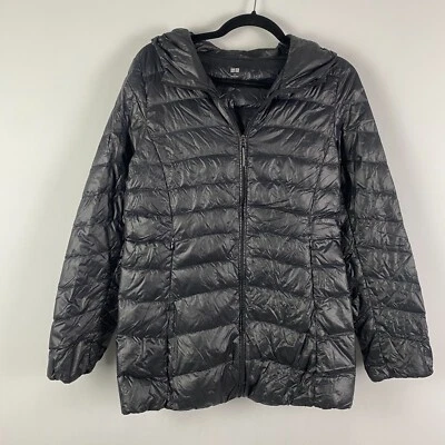 Chaqueta acolchada Uniqlo Light Down para mujer talla pequeña negra con capucha Foto 1 de 4