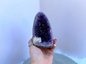 Calcite on a Dark Purple Amethyst Geode - Imagen 1 de 11
