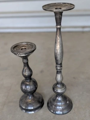 Набор из 2 посеребренных больших подсвечников высотой 12 дюймов и 18 дюймов Pottery Barn изношенный вид - Изображение 1 из 4