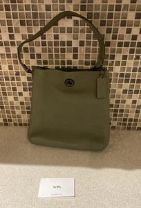 Bolso de cuero Coach Charlie 89102 Bucket 21 verde helecho claro guijarro pulido - Imagen 1 de 8
