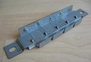 Soporte de disyuntor de parada corta Bussmann - sostiene (4) serie 12x Brkrs #M224U - Imagen 1 de 5