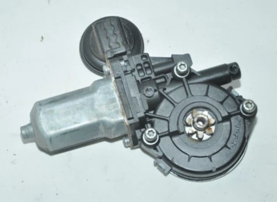 04-09 Prius 04-10 Sienna 05-10 Scion tC Front Right Window Motor  OEM - Image 1 of 3