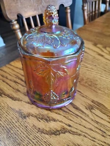 Beautiful Vintage Indiana Carnival Glass Grapes Candy Dish with Cover - Picture 1 of 5