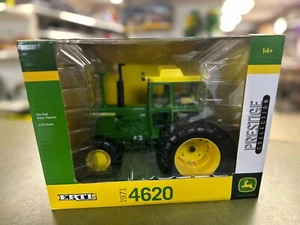 1/16 John Deere 4620 Tractor with Cab and Front Wheel Assist Prestige Collection - Picture 1 of 4