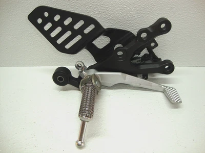 17-20 YAMAHA YZF R6 OEM RIGHT REARSET DRIVER FOOT PEG 2017-2020 2019 2020 - Image 1 of 3