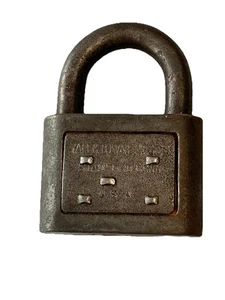 Vintage Antique Titan Yale And Towne Metal Padlock NO Key Stamford Conn - Picture 1 of 7
