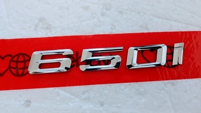 ДЛЯ BMW 650i — ЭМБЛЕМА ПАСПОРТНОЙ ТАБЛИЧКИ ЗАДНЕГО БАГАЖНИКА С ОТКИДНЫМ ВЕРХОМ — ПОСТАВЛЯЕТСЯ КЛЕЙ  - Изображение 1 из 4