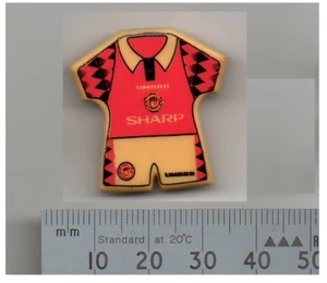 Vintage Man United Kühlschrankmagnet Heim Kit mit SHARP plus Clubwappen 1992 - Bild 1 von 1