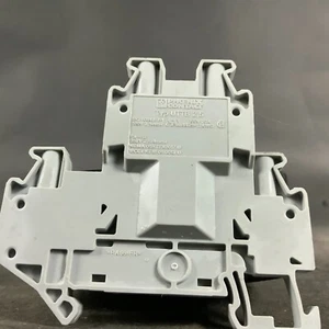 PHOENIX CONTACT TYPE UTTB 2.5 TERMINAL BLOCK ($2 OBO) - Picture 1 of 3