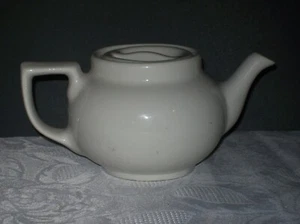 HALL CHINA WHITE INDIVIDUAL BOSTON TEAPOT SINGLE SERVE RESTAURANT WARE USA - Picture 1 of 3
