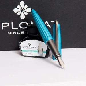 Diplomat Aero Turquoise Fountain Pen & Ink Bottle Set | Extra Fine Nib - Picture 1 of 2