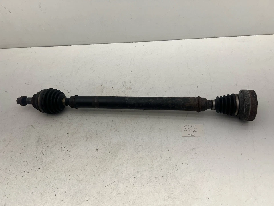Оригинальный передний правый вал оси для Volkswagen Passat 2,5 л 2012–2015 годов выпуска. - Изображение 1 из 4