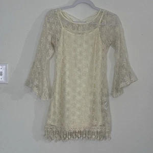 Altar'd State X A’reve Spitzenkleid klein Blumen bestickt elfenbein Fransen transparent - Bild 1 von 9