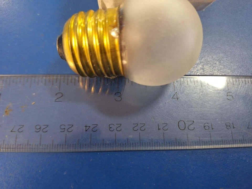 HALCO 9046 S11TF7.5 MEDIUM BASE TUFF SKIN 7.5W 130V S11 BULB SHATTER RESISTANT - Image 1 of 4