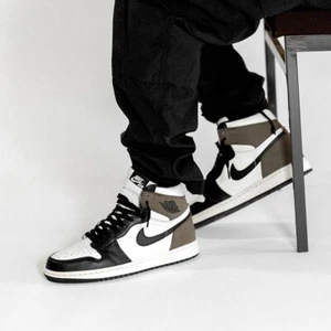 Jordan 1 High Dark Mocha US 10/EU 44 - Bild 1 von 1