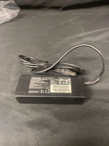 Toshiba Genuine Laptop Computor Adapter Charger Model PA3755E-1AC3 (5175) - Picture 1 of 3