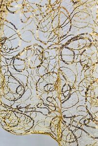 Maille d'araignée broderie cordon d'or métallique paillettes tissu brodé dans la cour