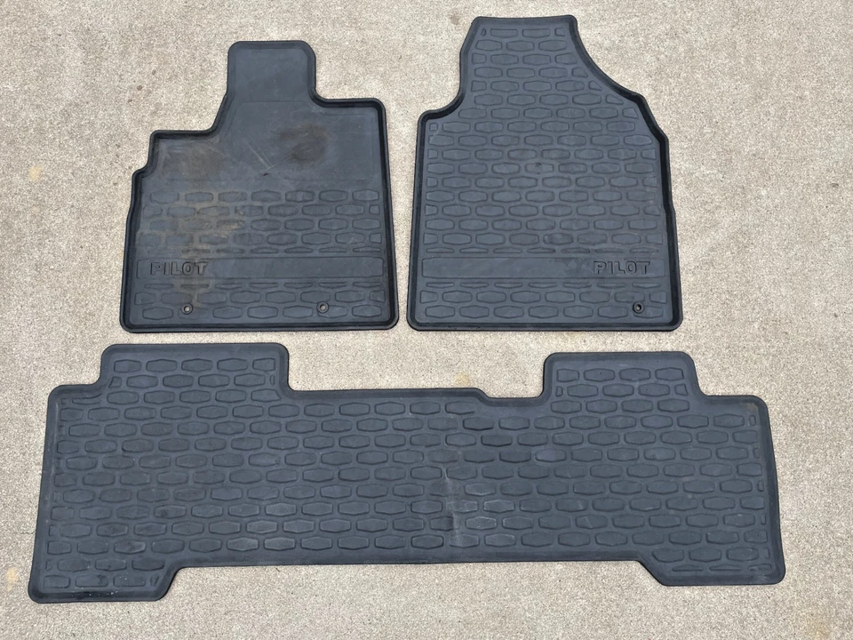 2003 - 2008 Honda Pilot All-Weather Heavy Duty Rubber Floor Mats Set Black OEM - Image 1 of 4