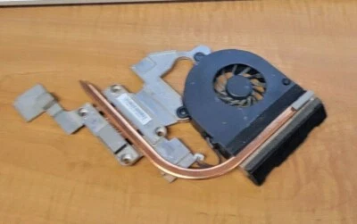 GENUINE!! ACER ASPIRE 5741 SERIES HEATSINK / CPU COOLING FAN AT0C9001AV0 - Image 1 of 2