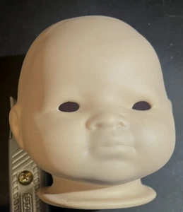 PORCELAIN BISQUE DOLL HEAD MARKED "HEATHER" 90 - Bild 1 von 4