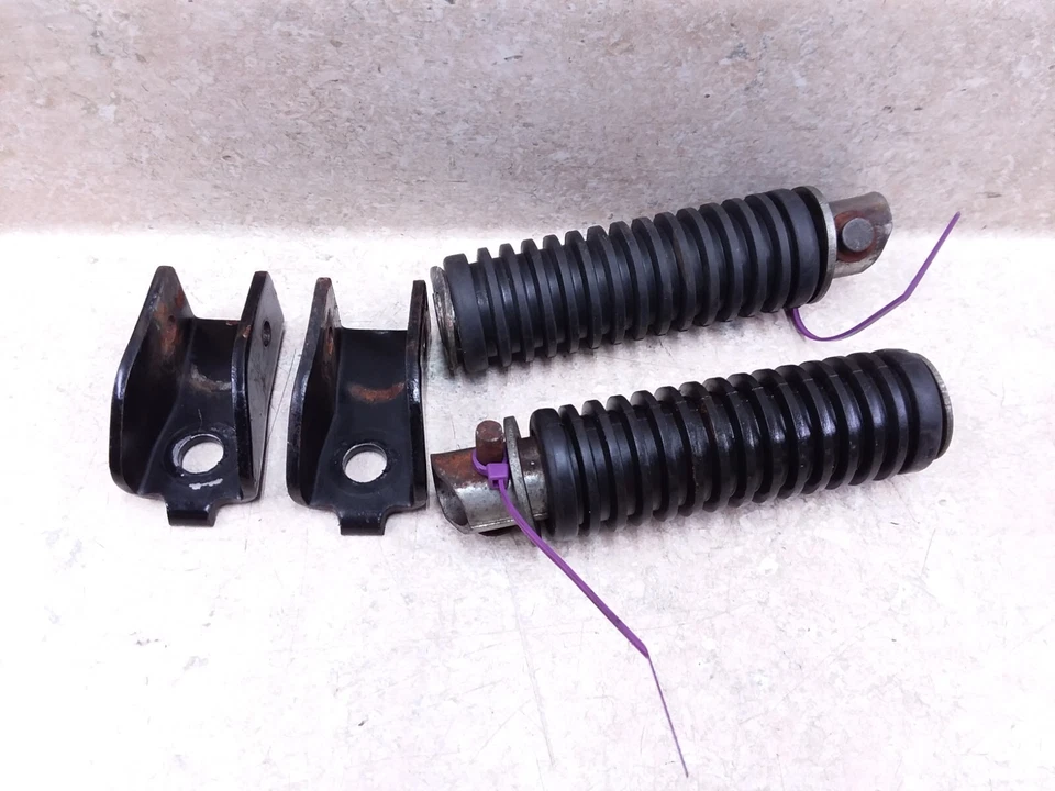 Conjunto de estriba de clavija trasera Honda 400 Hawk II CB CB400 CB400T 1978 ANX-C Foto 1 de 4