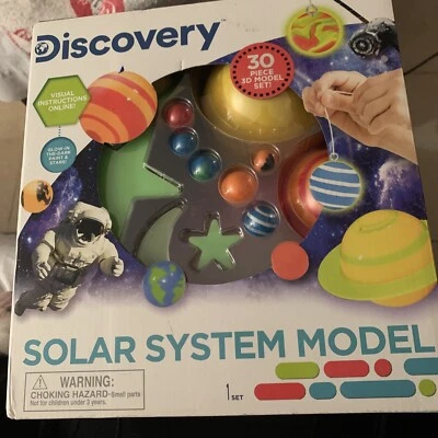 NEW Discovery Kids Solar System Model  Age 8+ 30 Piece 3D Model Kit - Image 1 of 4