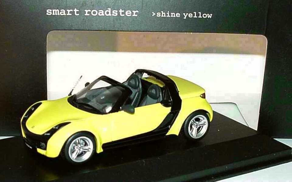 Smart Roadster Coupe R452 2003 2005 Negro Brillante Amarillo Minichamps 1/43 - Imagen 1 de 3