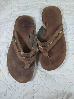 Sandalias chanclas Y2K Quicksilver de cuero camufladas para hombre talla 10 Foto 1 de 4