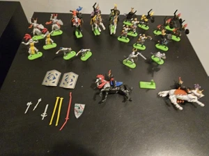 Vintage Britains 1971 Figurines, Mounted on Horses - Picture 1 of 10