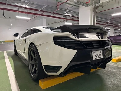 McLaren MP4-12C 650S Negro Punta de escape lado derecho Foto 1 de 4