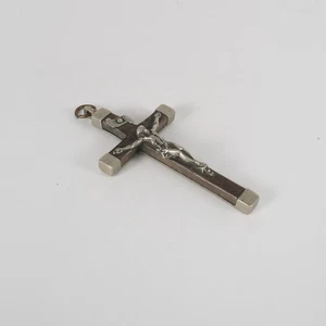 Vintage 1970s Christian Jesus Crucifix Metal & Wood Pendant Necklace - Picture 1 of 3
