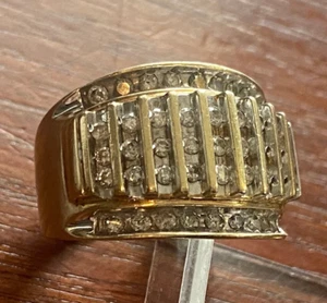 10k Yellow Gold .40ctw Round Diamond Row Ring Sz 6 - Picture 1 of 8
