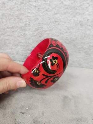 Pulseira feminina estilo russo vintage pintada de madeira vermelha furo de 2,5" - Imagem 1 de 4