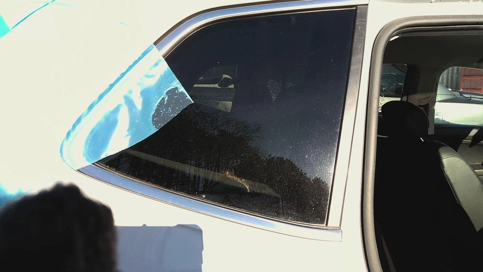 18 VW TIGUAN Quarter Glass/window Passenger Right - Image 1 of 1