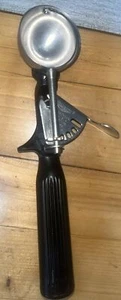 Vollrath #30 1.5” Ice Cream Scoop Black Handle Portion Control Nice - Picture 1 of 5
