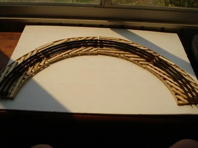LIONEL O SCALE REVERSIBLE 10" CURVED WOOD DECK BRIDGE SECTIONS LOOK @ PICTURES  - Image 1 of 4
