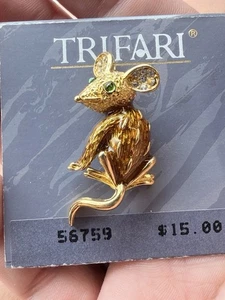 Vintage Trifari TM Goldtone Rhinestone Mouse Brooch Tac Pin - Picture 1 of 2