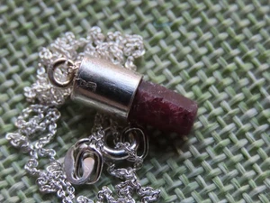 Esagono rubino ciondolo in pietra preziosa naturale argento 925 grezzo - Foto 1 di 6