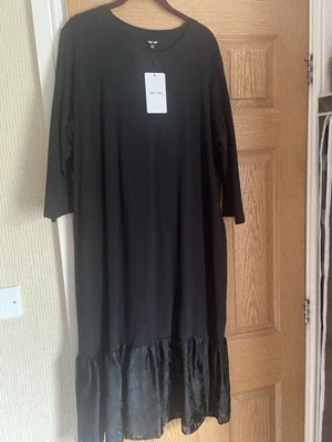 Saint & Sophia Dress 20 - Image 1 of 4