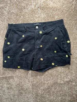 Forever21 Pantalones Cortos de Pana Negros con Flores Verdes Moda Verano Cómodos Talla 1x Foto 1 de 4
