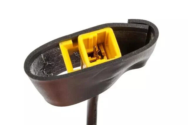 Genuine GM 2007-2011 Chevrolet Seat Belt With Retractor Pre-Tensioner 19256092 - Image 1 of 4