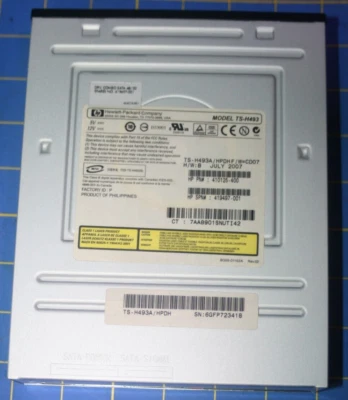 Toshiba TS-H493 SATA CD-RW/DVD-ROM Desktop Combo Drive - Image 1 of 4