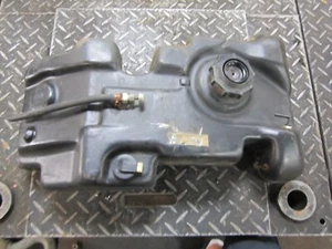 JOHN DEERE GAS KRAFTSTOFFTANK 160 165 170 175 180 185 M73203 - Bild 1 von 3