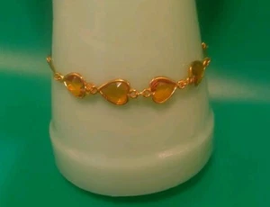 Exquisite. Heart-shaped Citrine Colored Bracelet. Gold Toned. 7.5 Inches Long. - Picture 1 of 10