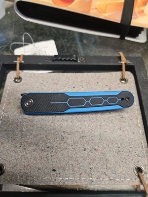 Navaja de bolsillo abatible Foto 1 de 3