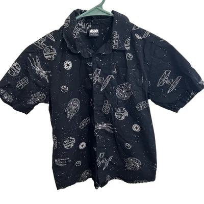 Camisa Star Wars curta slv botão para cima juvenil tamanho 10-12 preta branca toda gráfica - Imagem 1 de 4