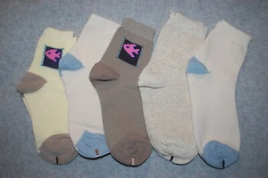 Girls 5 PR SOCKS Off White PALE YELLOW & BROWN w/ FISH Lt Gray SHOE SIZE 10.5-4 - Picture 1 of 1