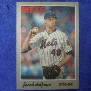 2019 Topps Heritage #11: Jacob deGrom [Clothe] (INS-11) - Bild 1 von 1